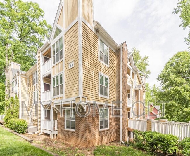 Building Photo - 2516 Cranbrook Ln Unit 11