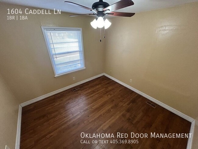 Photo - 1604 Caddell Ln