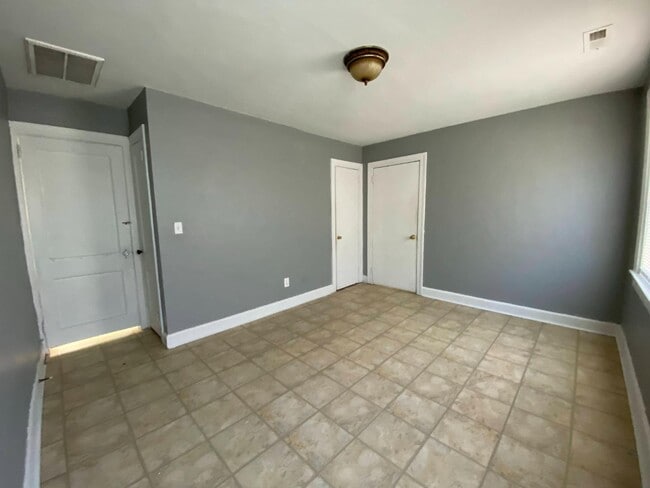 Photo - 413 Colonial Ave