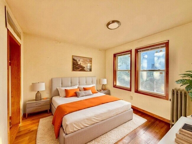 Photo - 18 Bigelow St
