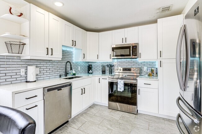 Building Photo - 3022 W Frierson Ave Rental