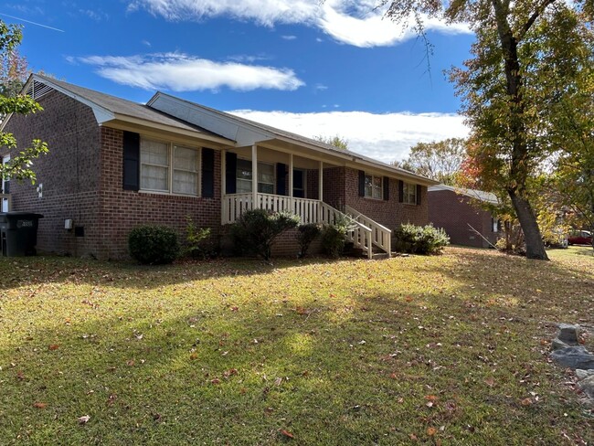 Photo - Spacious Updated 3 Bedroom 2 Bath House for Rent