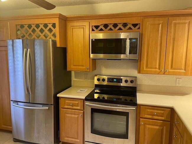 Building Photo - 2761 Village Blvd Unit 1040