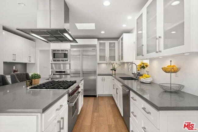 Photo - 2400 S Beverly Dr