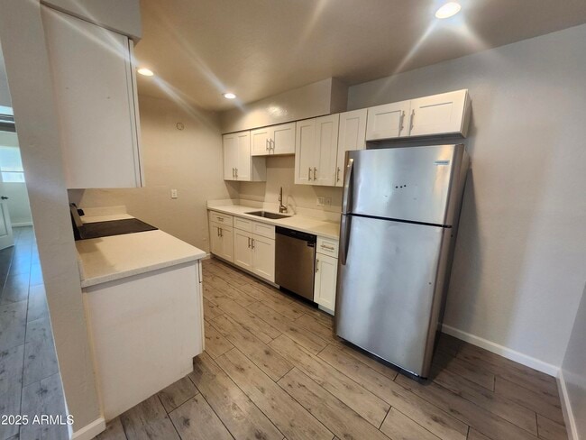 Building Photo - 4310 N 23rd Ave Unit 2