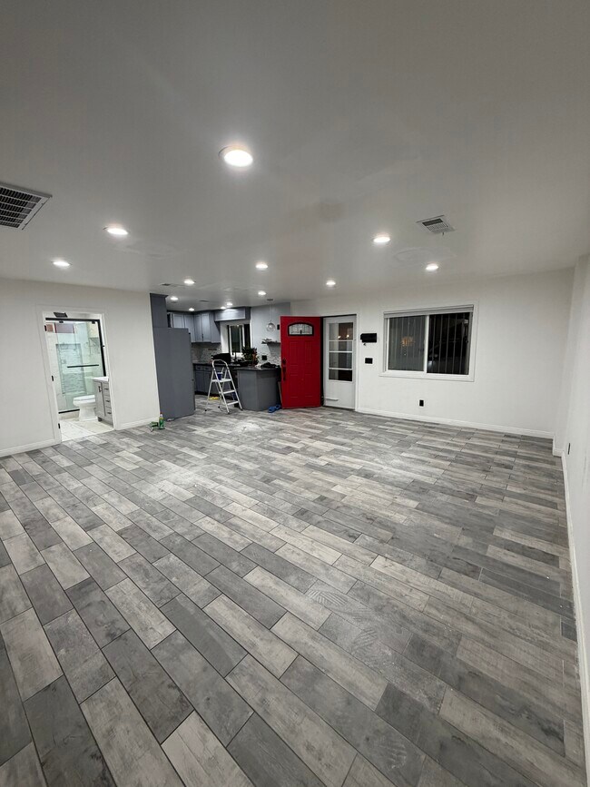 Photo - 2207 S Burnside Ave