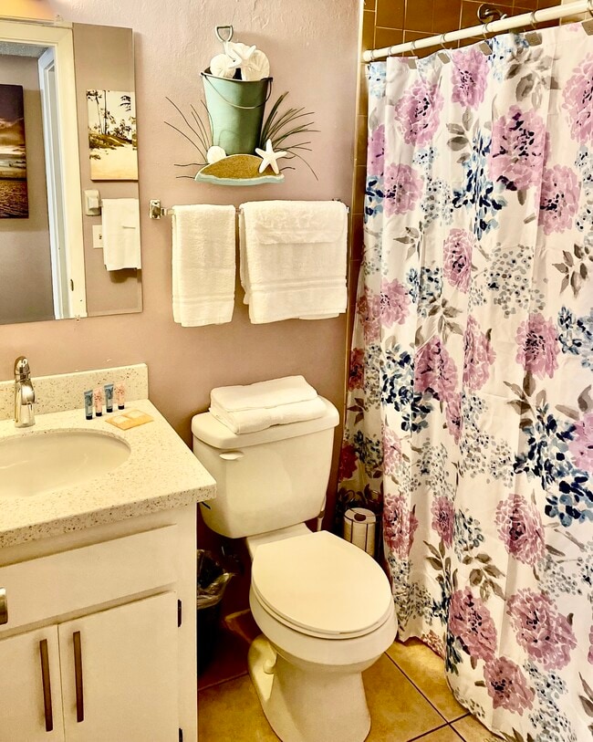 Building Photo - 216 Glenview Blvd Unit 102