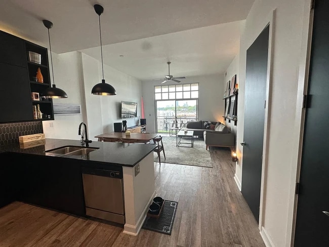 Photo - 711 Cosmopolitan Dr NE Unit 809