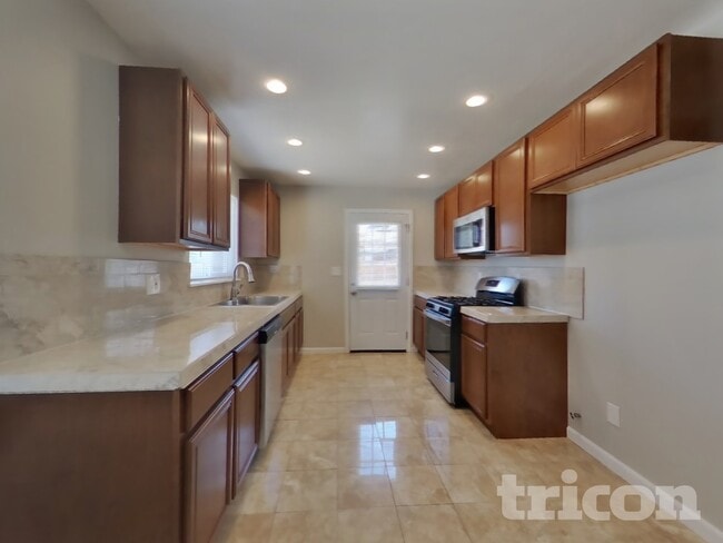 Photo - 1126 W Ovington St