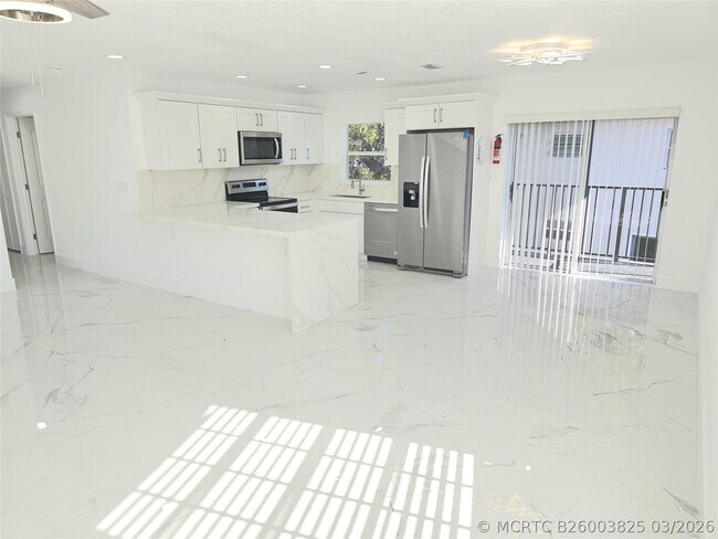 Building Photo - 1848 NW 55th Ave Unit 4x