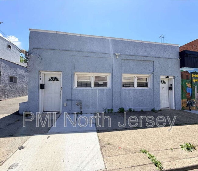 Building Photo - 224 MacArthur Ave Unit B