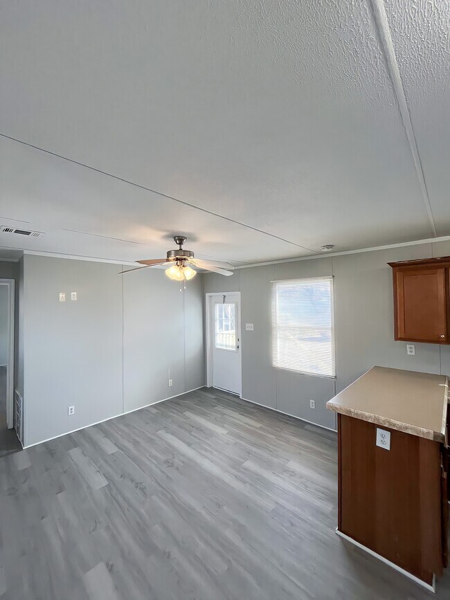 Photo - 110 N Michigan St