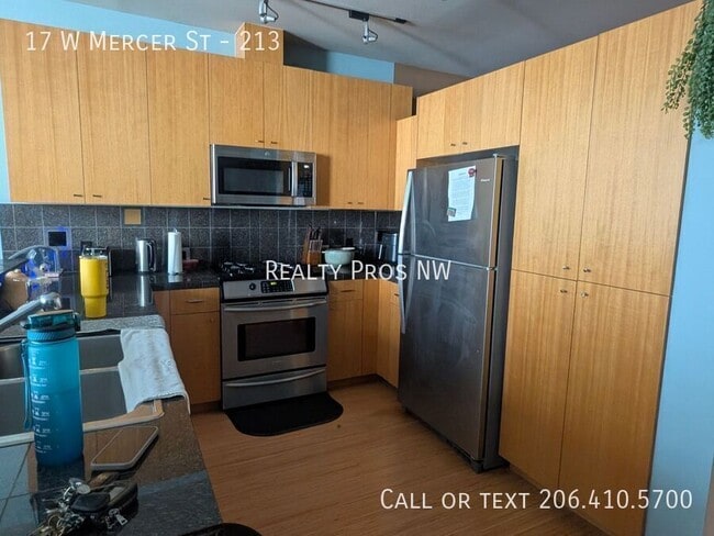 17 W Mercer St