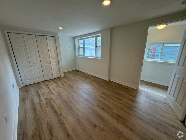 Building Photo - 4345 Dakota St Rental
