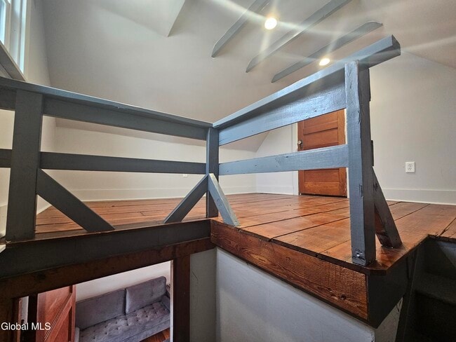 Photo - 51 Sacandaga Rd