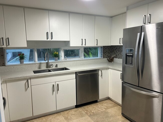 Photo - 7824 Collins Ave Unit 404