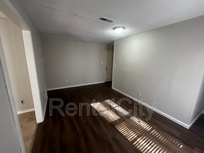 Photo - 26 Oakridge Dr