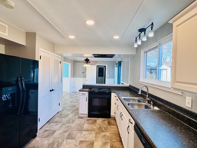 Photo - Spacious 4-bedroom, 2.5-bath home in Virginia Beach