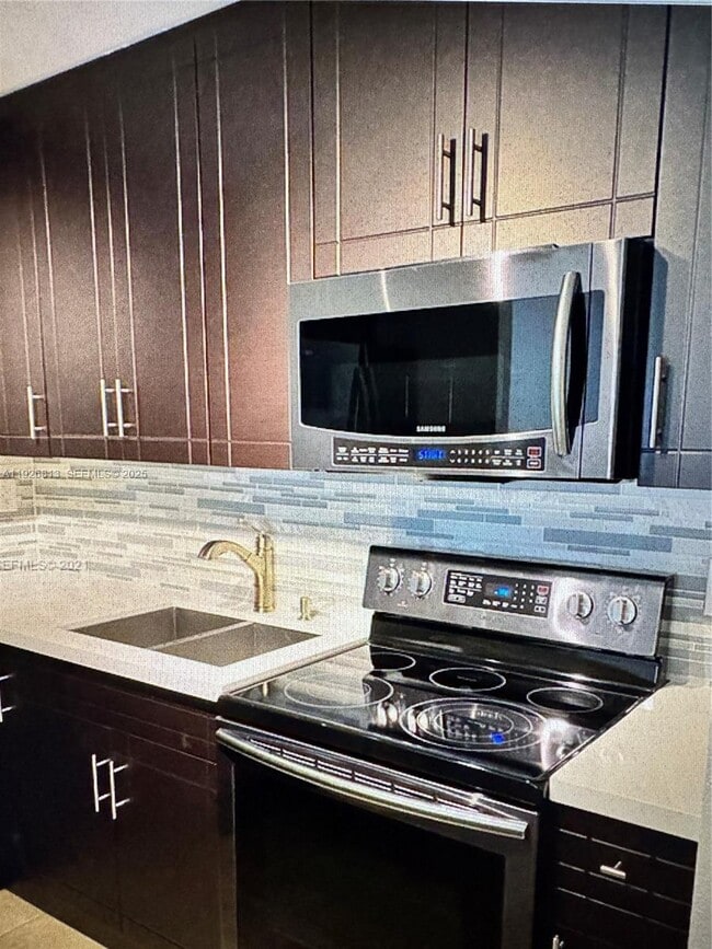 Photo - 7130 NW 179th St Unidad 108