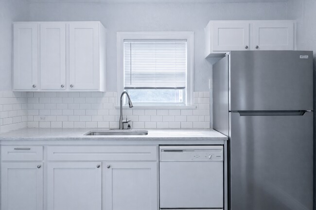 Photo - 5928-5928 Victor St Unit 5930