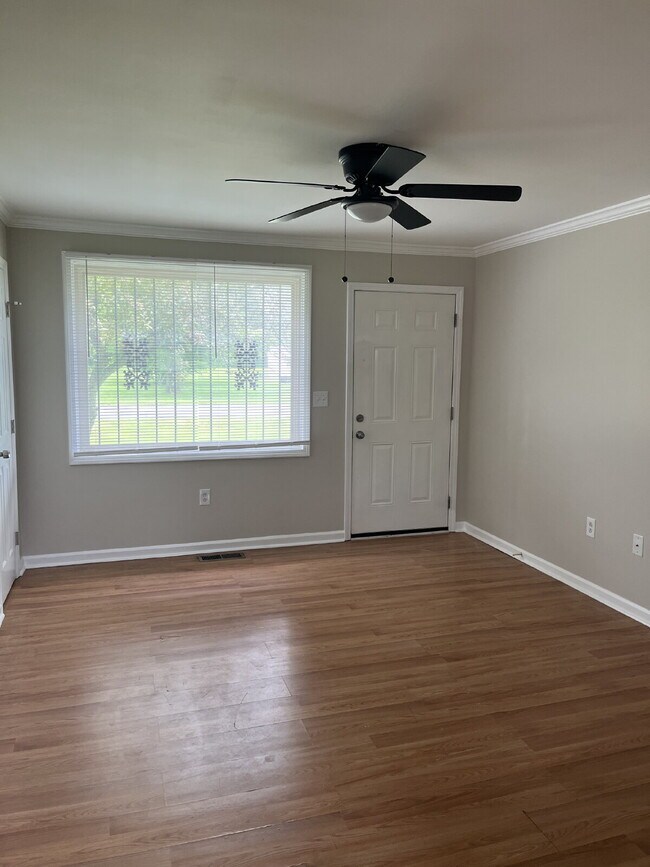 Photo - 3311 W Hamilton Ave