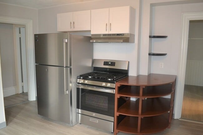 Building Photo - 5 Laurel St Unit 5