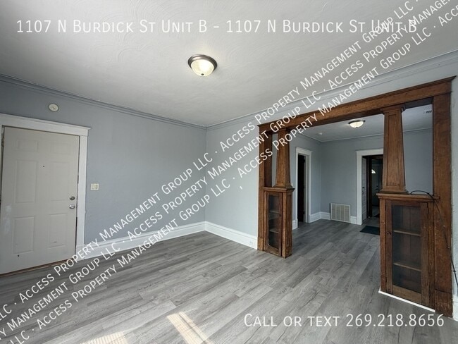 1107 N Burdick St