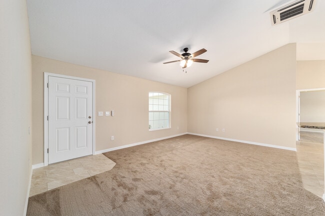 Photo - 194 Willow Rd