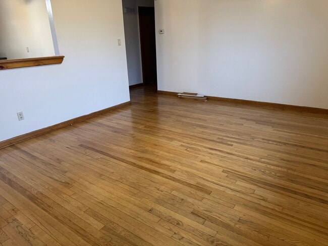 Building Photo - 190 Baltimore Ave Unit #2