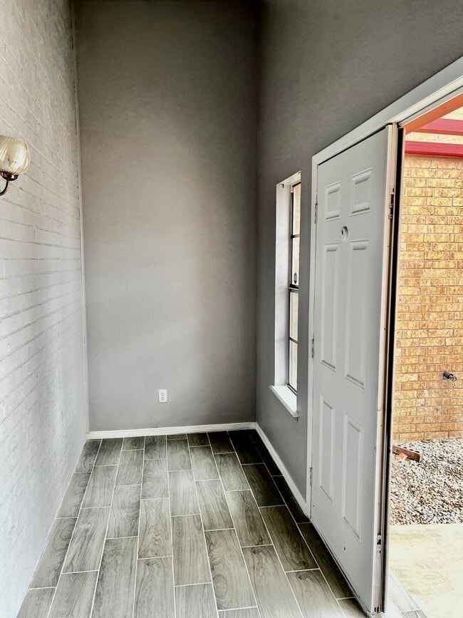Photo - 1618 Dale Douglas Dr