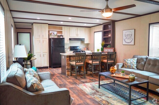 Building Photo - New 3 Bedroom, 2 Bath! SUMMER SPECIAL- LIM... Unit 2 Rental