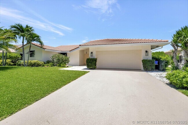 Photo - 902 Foxpointe Cir
