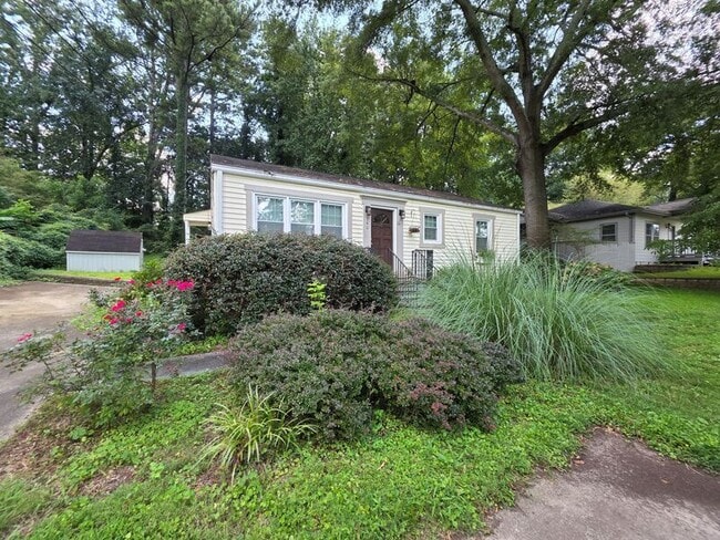 Building Photo - 540 Church Rd SE