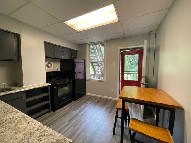 Photo - 642 Forest Ave Unit Apt 1