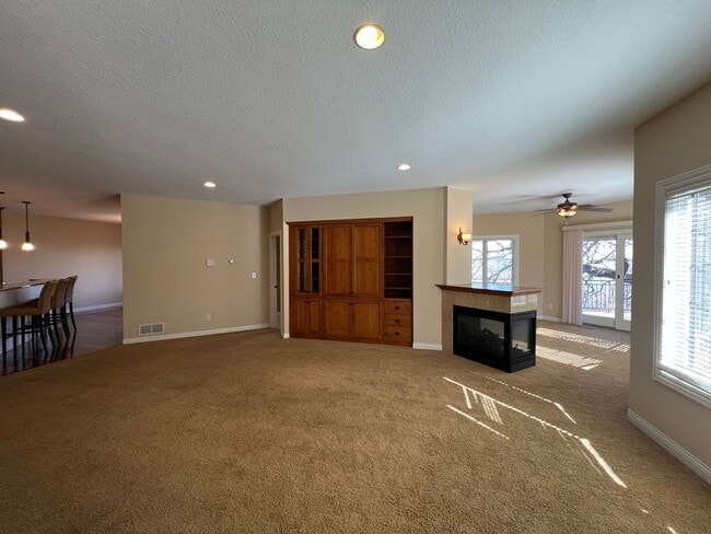 694 Panorama Cir NW