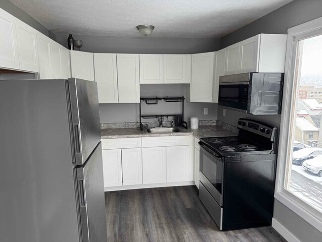 Photo - 511 Grant Ave Unit 4