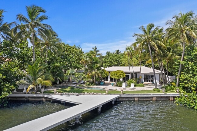 Building Photo - 7500 S Flagler Dr Rental