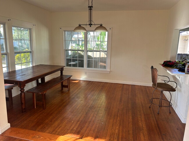 Photo - 2535 2nd Ave N