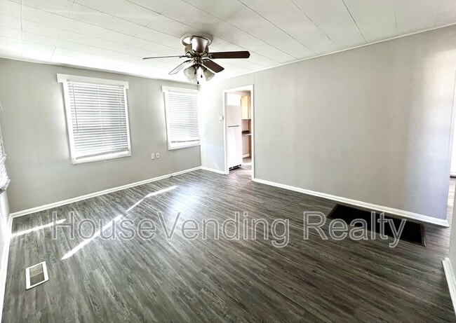 Photo - 407 Douglas Ave