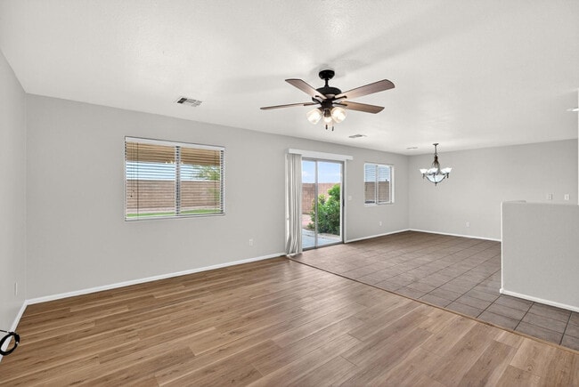 Photo - 41628 W Hillman Dr