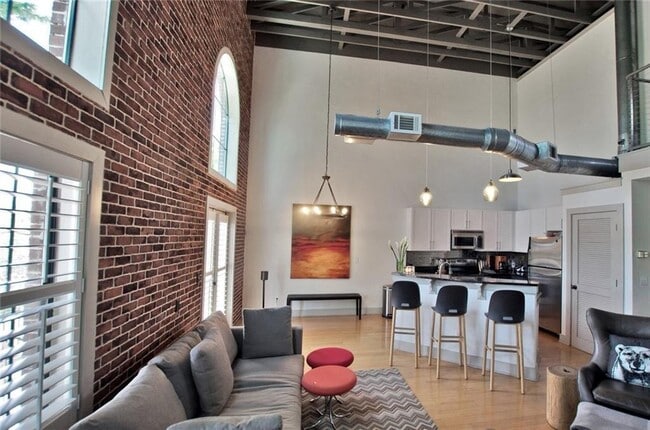 Photo - 791 Wylie St SE