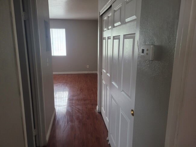 Photo - 4737 Thunderbolt Ave Unidad 3