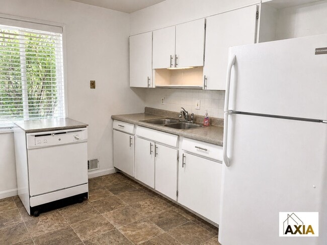 Photo - 205 S 39th St