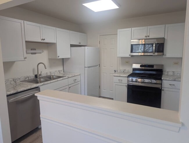 Photo - 600 Eastview Ct Unit X1