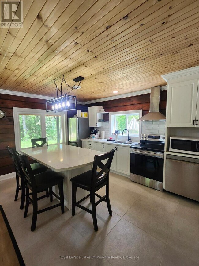 Photo - 3997 Chetwynd Rd