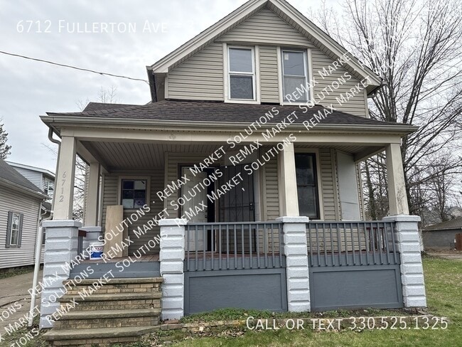 Building Photo - 6712 Fullerton Ave Unit 3