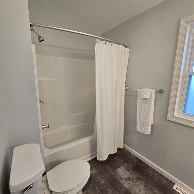 Photo - 241 Short St