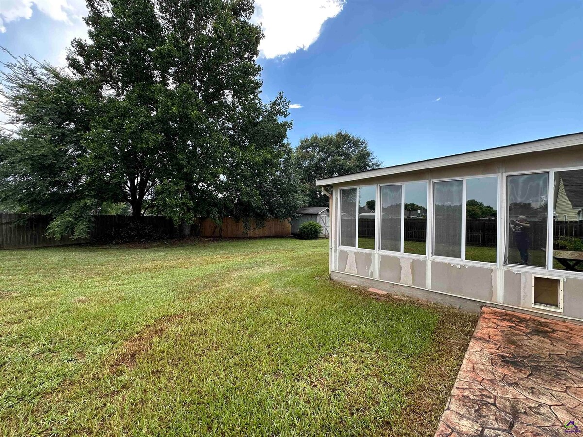 Photo - 225 Autumn Woods Dr