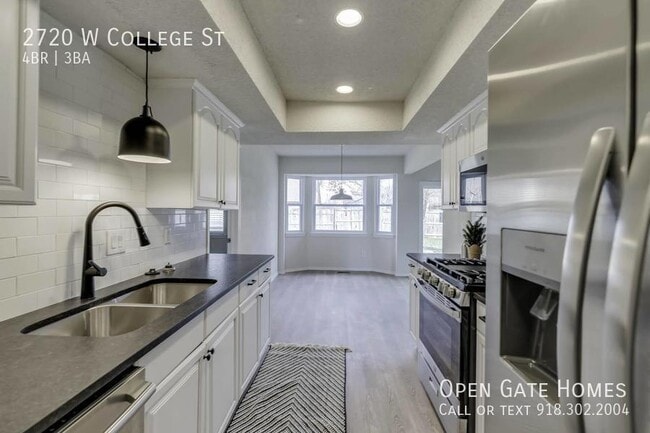 Photo - 2720 W College St