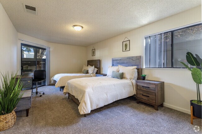 3BR, 2BA - 1,175SF